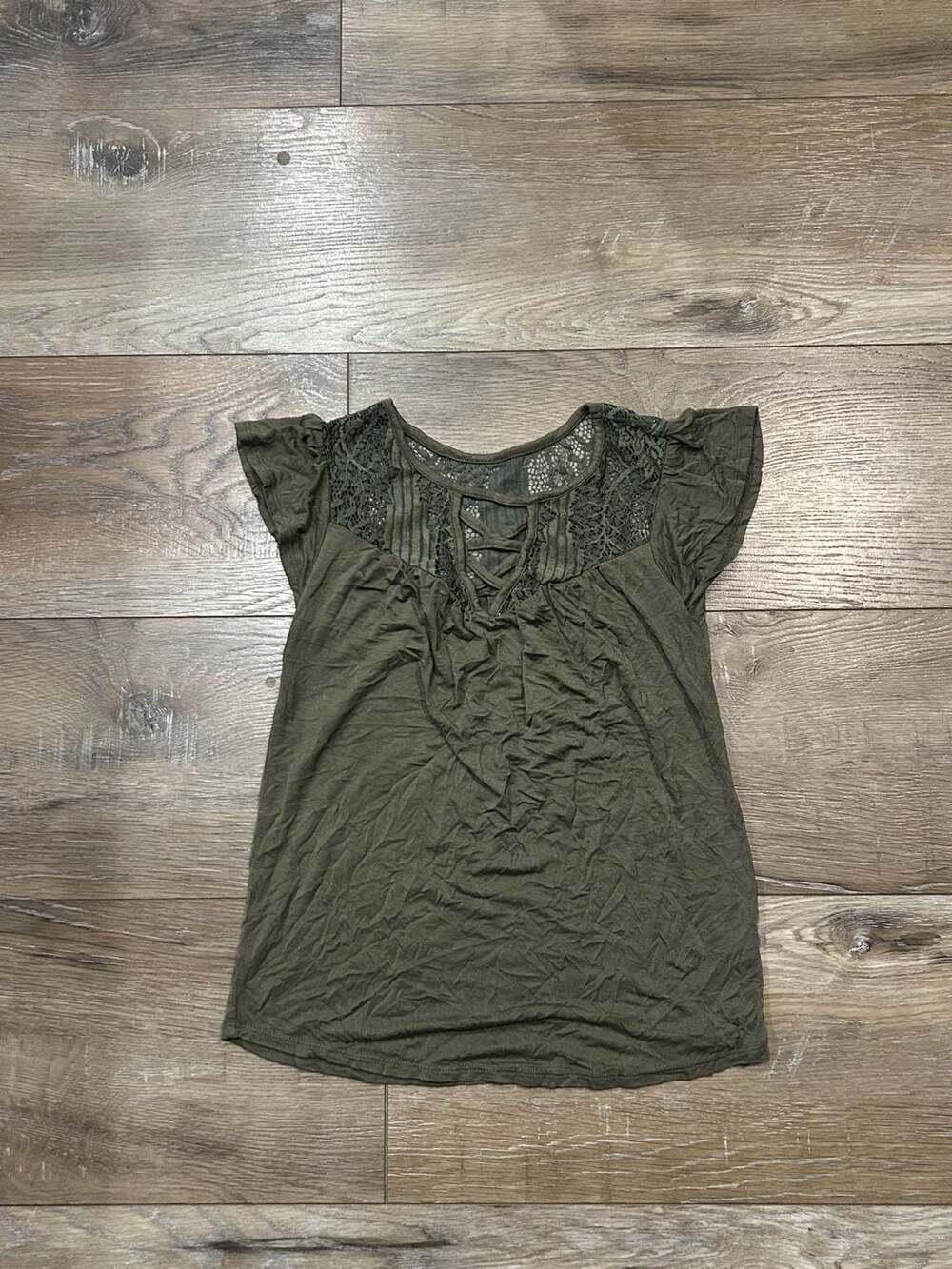 No Boundaries Olive Green Lace Cutout Cap Sleeve Blouse Top